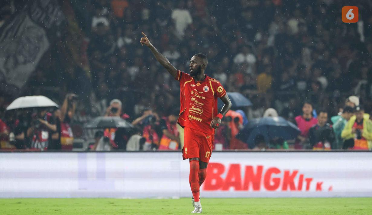 Persija baru membuka keunggulan lewat eksekusi penalti Allano Brendon De Souza Lima pada menit ke-16. Tampak dalam foto, pemain Persija, Allano Brendon De Souza Lima merayakan gol saat melawan Persebaya pada pertandingan pekan ke-27 BRI Super League 2025/2026 di Stadion Utama Gelora Bung Karno (SUGBK), Jakarta, Sabtu (11/4/2026). (Bola.com/Bagaskara Lazuardi)