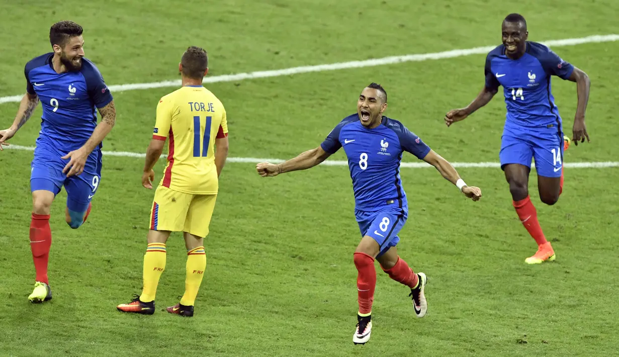 Peran Dimitri Payet saat Prancis menang 2-1 atas Rumania di partai pembuka Grup A Piala Eropa 2016 sangat penting. Satu gol dan satu assist membuatnya pantas meraih predikat Man of The Match. (AFP/Philippe Lopez)
