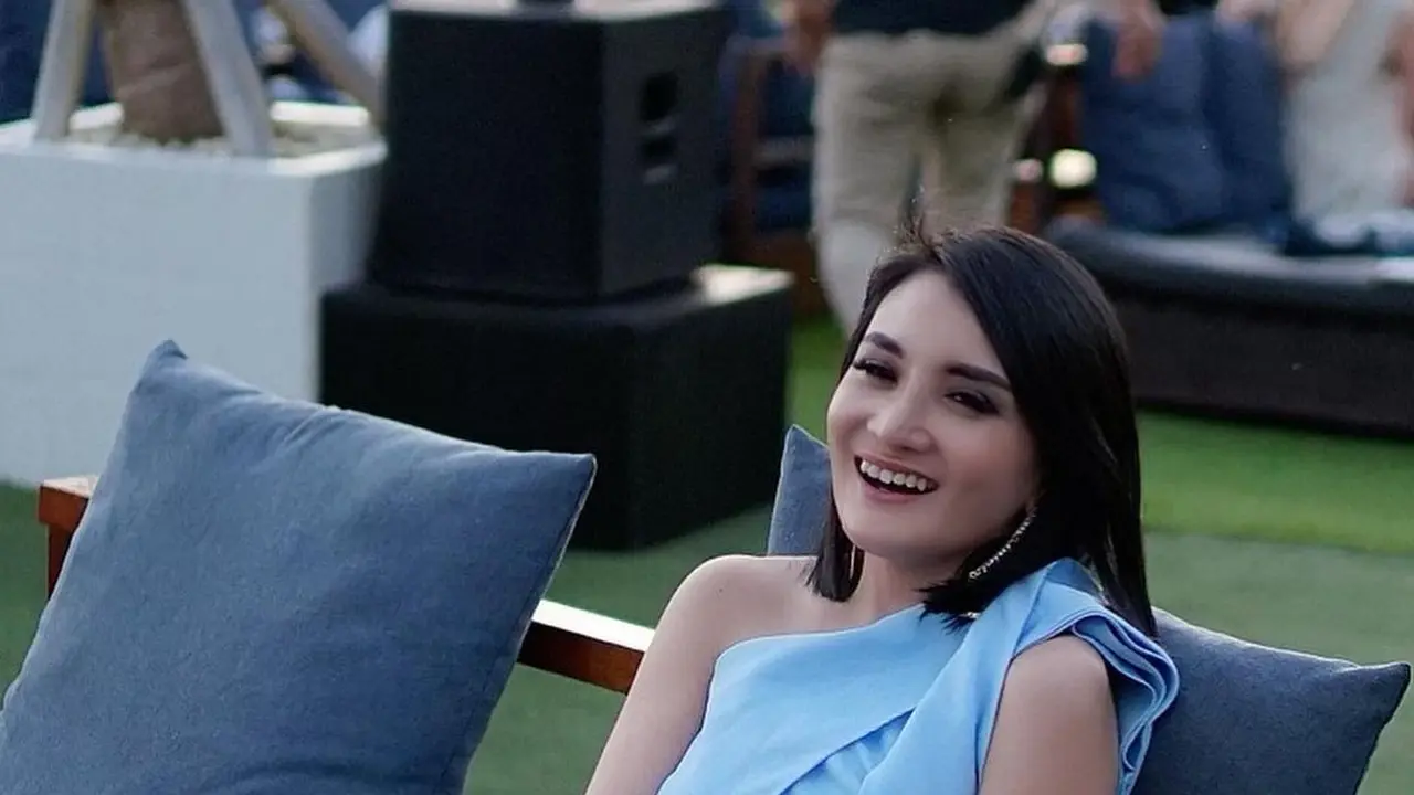 7 Potret Terbaru Kiki Amalia, Tetap Awet Muda di Usia Hampir 40 Tahun