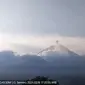 Gunung Semeru di Perbatasan  Kabupaten Lumajang dan Kabupaten Malang kembali erupsi (Istimewa)