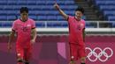 Hwang Ui-jo. Striker Korea Selatan berusia 28 tahun ini mengoleksi 4 gol dan membawa timnya lolos hingga perempatfinal. Satu gol dicetaknya saat kalah 3-6 dari Meksiko di perempatfinal dan 3 gol di fase grup saat mengalahkan Honduras 6-0. (Foto: AP/Kiichiro Sato)