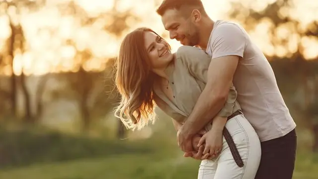 Pacar, pasangan, bahagia, dekat, LDR (Sumber/ Freepik)