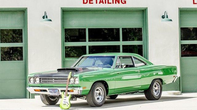 Kaca Film (Image by Lisa Johnson from Pixabay)