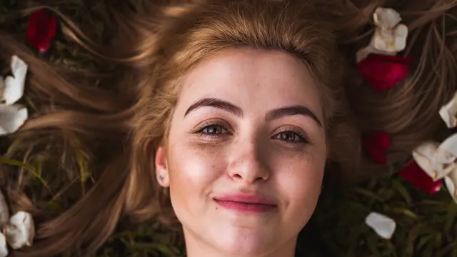 ilustrasi manfaat ekstrak bunga sakura pada produk kecantikan/Daniel Xavier/pexels