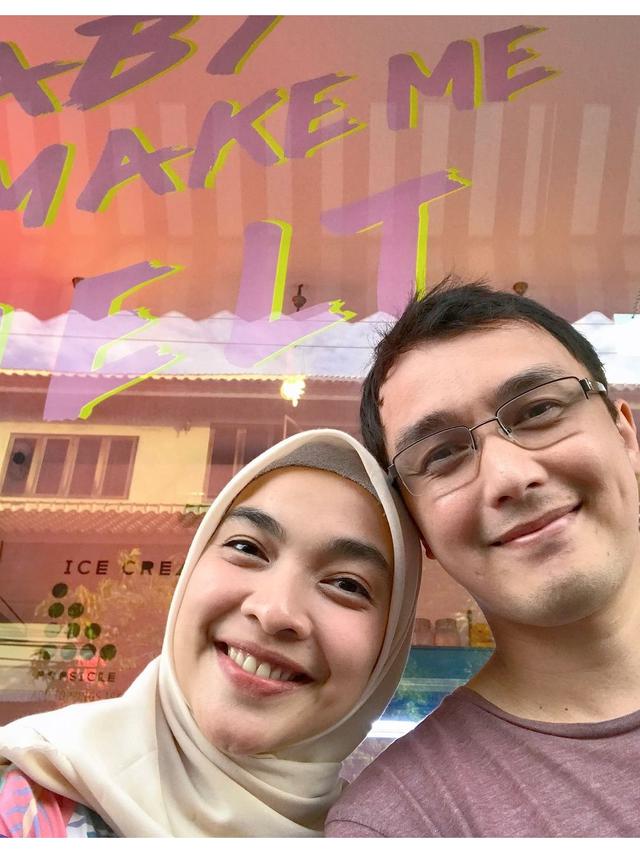 Tak Ikut Bintangi Film 'Sore', Ini 6 Potret Tika Bravani yang Sudah Berhijab