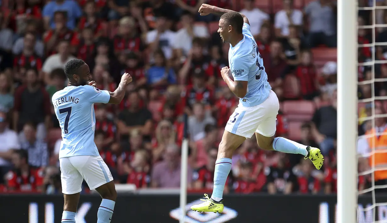 Pemain Manchester City, Gabriel Jesus (kanan) merayakan gol ke gawang AFC Bournemouth pada lanjutan Premier League di Vitality Stadium, Bournemouth, (26/8/2017). (Steven Paston/PA via AP)