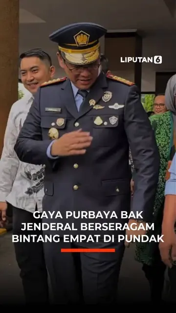Gaya Purbaya Bak Jenderal Berseragam Bintang Empat di Pundak