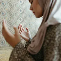 Bulan Ramadan menjadi momentum yang spesial untuk mengevaluasi dan memperbaiki diri. (Foto: Pexels/Anastasia Shuraeva)