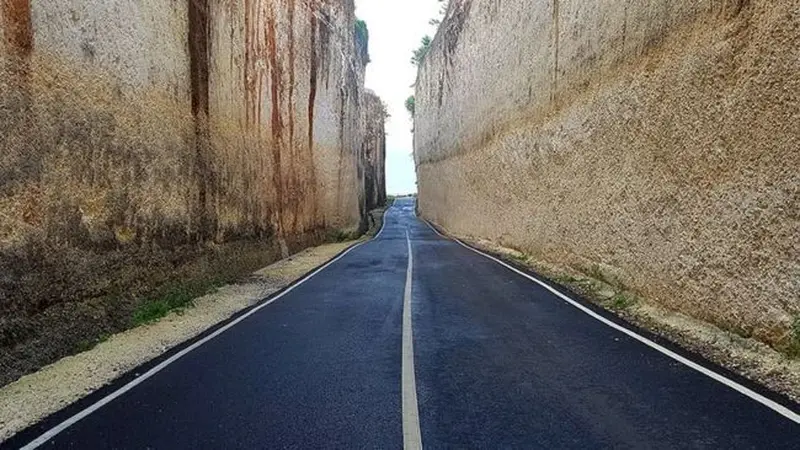 Keindahan Tebing Tanah Barak, Pesona Alam Bali yang Menakjubkan