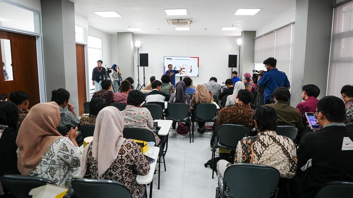 IMDE-Kominfotik Jakarta Barat Gelar Sosialisasi Literasi Digital Bersama Mahasiswa Gen Z di Kampus IMDE