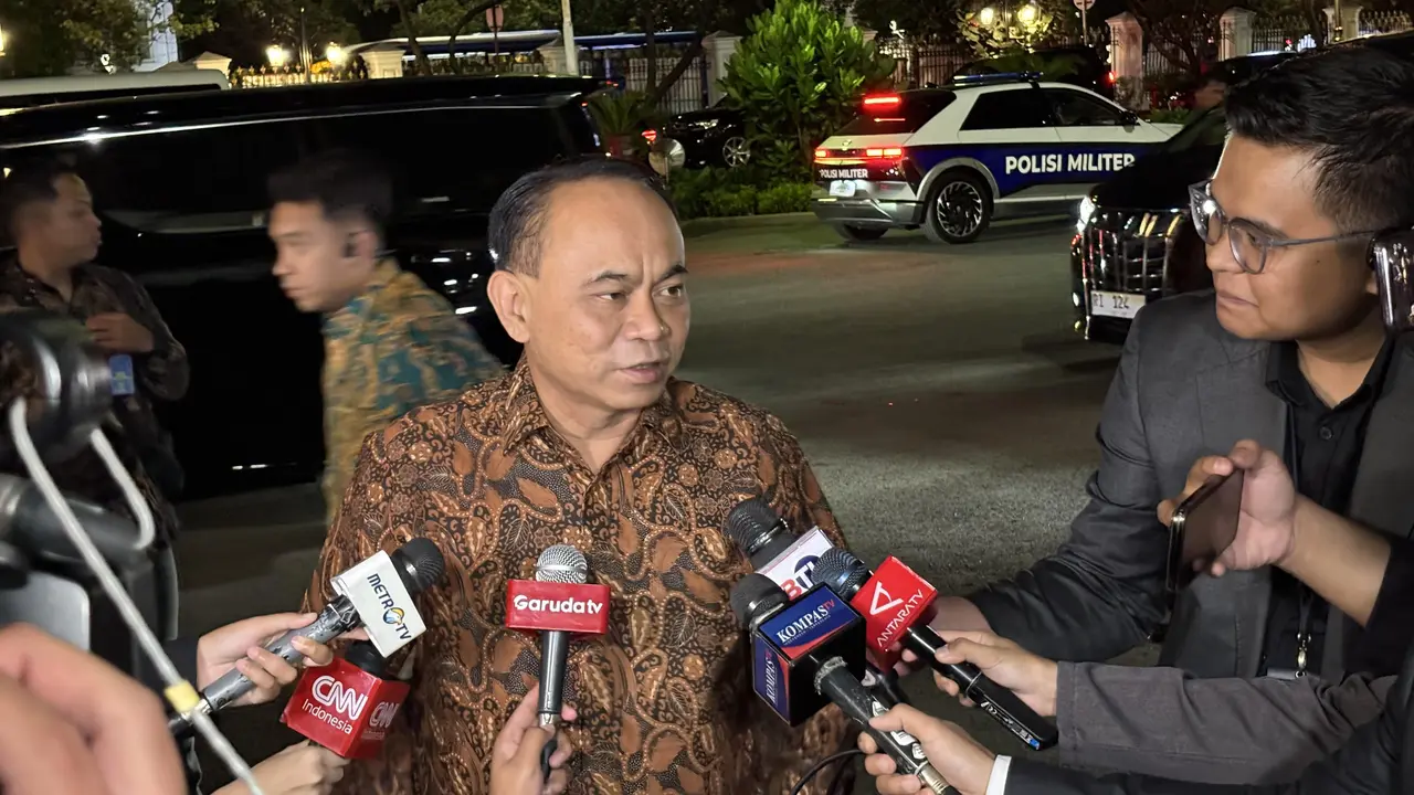 Budi Arie Setiadi calon Menteri Koperasi di Kabinet Presiden Prabowo Subianto, mengatakan pelantikan para Menteri dan Wakil Menteri akan dilakukan besok, Senin (21/10/2024).