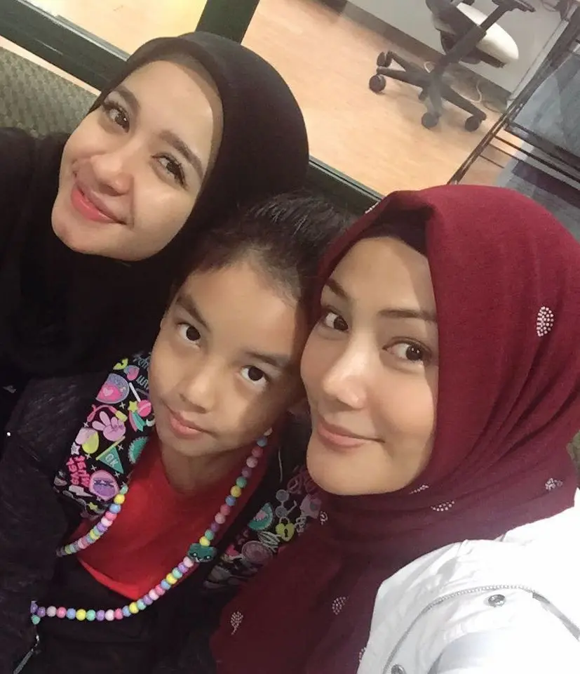 Laudya Cynthia Bella dan Erra Fazira [foto:instagram.com/errafazira]