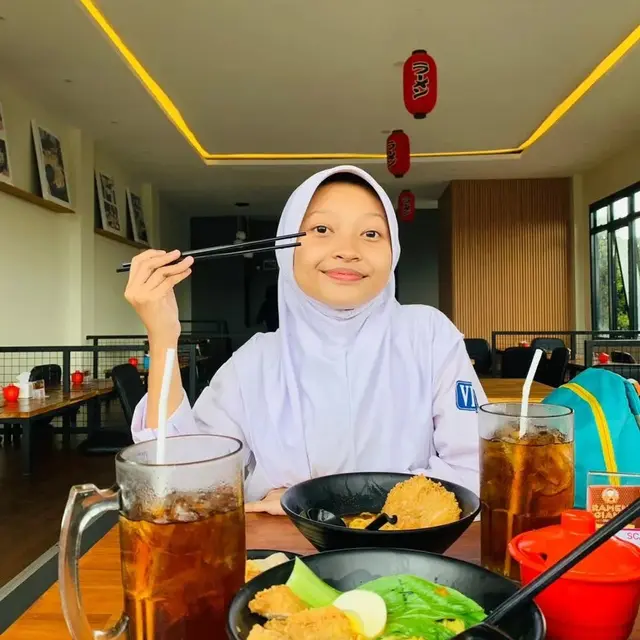 6 Potret Devina Siswi SMPN 1 Ciawi yang Jago Dansa, Kini Banjir Dukungan Usai Ramai Dihujat
