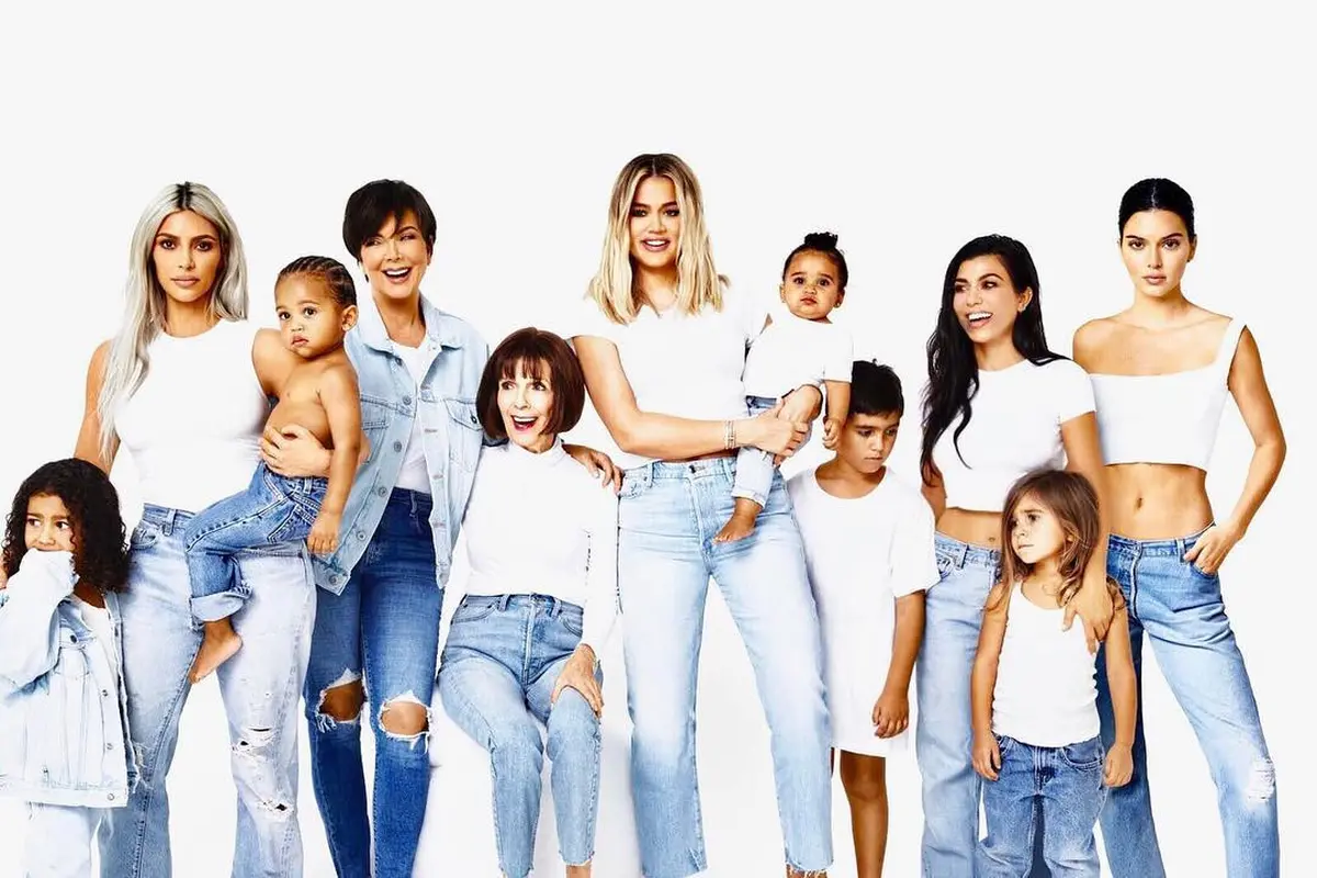 Kartu Natal Kardashian-Jenner