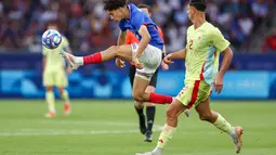 Tiga gol Prancis dicetak oleh Millot (11'), Akliouche (79'), dan penalti Mateta (90+3'). (Franck FIFE / AFP)