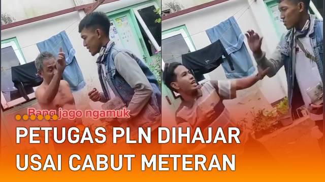 Petugas PLN didebat warga usai mencabut meteran listrik karena pelanggan menunggak pembayaran.