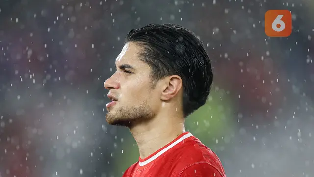 Foto: 41 Menit Debut Kevin Diks Bersama Timnas Indonesia, Berakhir Diganti Karena Cedera
