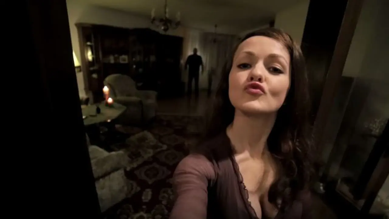 Lihat Video Ini, Dijamin Kamu Ogah Selfie Sendiri!