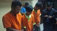 Tiga jambret yang sewa vila mewah untuk dijadikan markas. (Liputan6.com/M Syukur)
