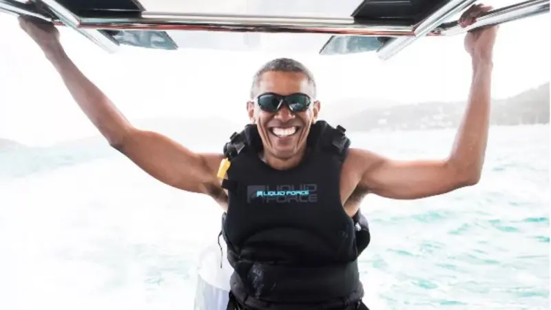 Intip Keseruan Obama Vs Miliarder Richard Branson Main Surf Kite