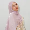 Potret Ghea Indrawari Berhijab Saat Manggung di Tasikmalaya