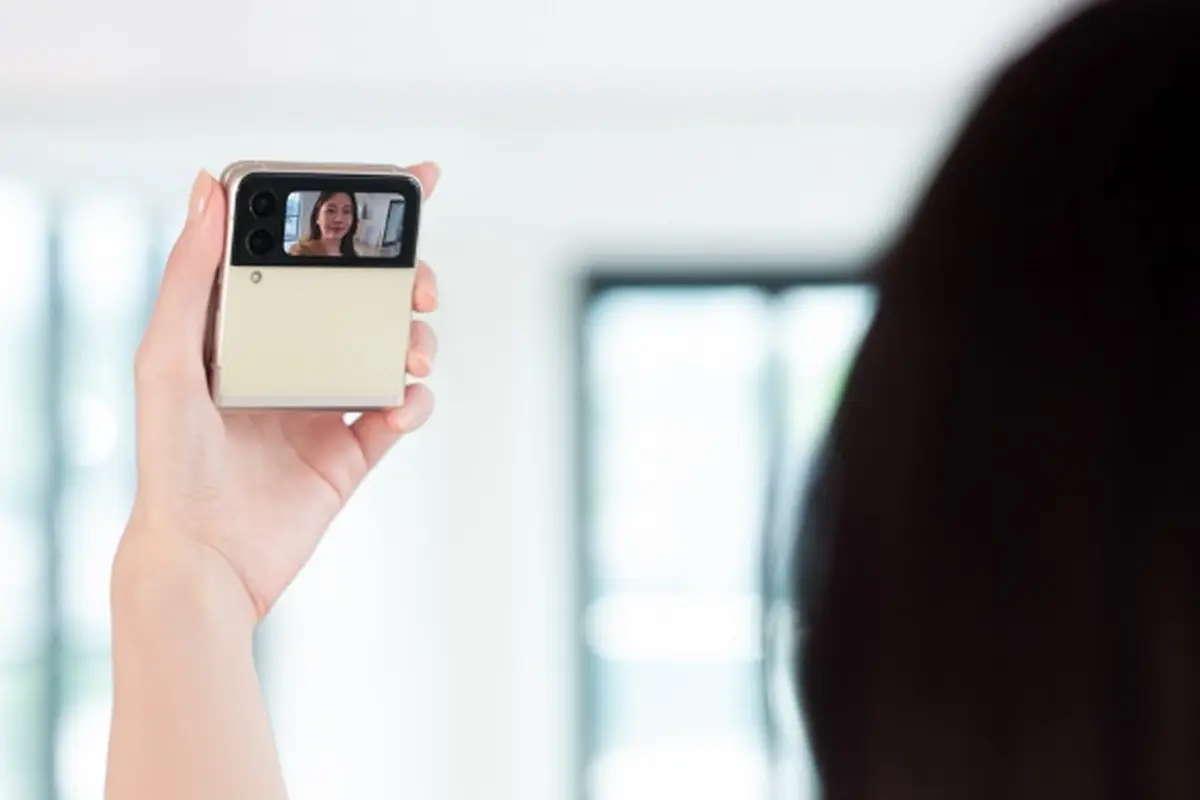 Lebih Ringkas dan Inovatif, Ini Dia Keistimewaan Samsung Galaxy Z Flip3 5G