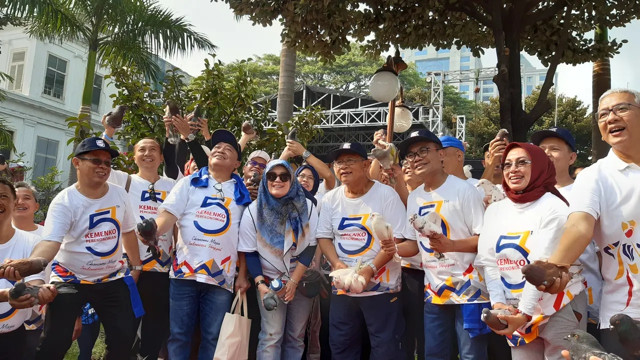 Menko Perekonomian Darmin Nasution merayakan hari jadi Kementerian Koordinator Bidang Perekonomian yang ke-53 tahun.