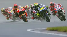 Rivalitas Valentino Rossi dan Marc Marquez merupakan cerita selalu terkenang oleh para pencinta balap. Mereka berdua merupakan Juara Dunia MotoGP yang saat ini sudah mulai pudar masa keemasannya. Berikut ini 5 persaingan panas Rossi dan Marquez di ajang MotoGP. (AFP/Robert Michael)