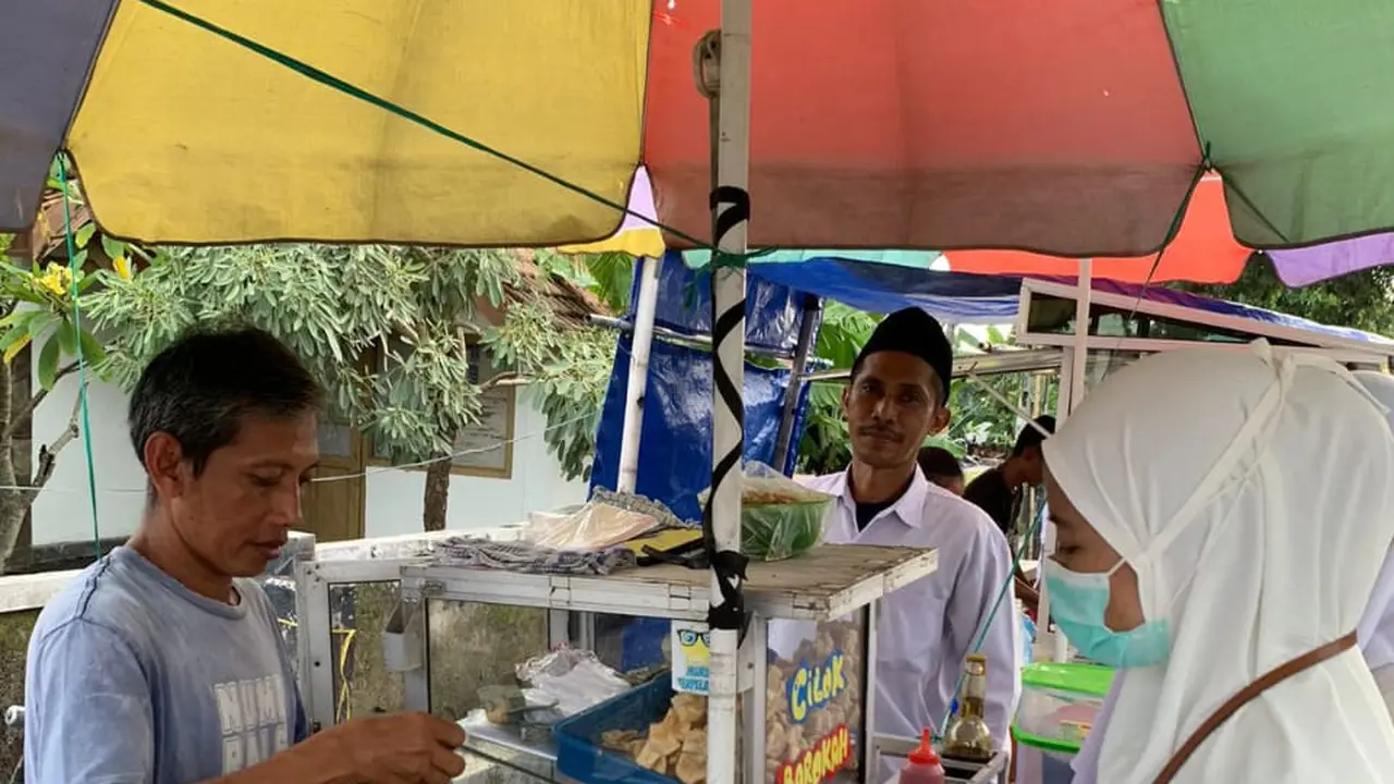 Kadinkes Sebut Sampel Makanan di Seluruh Pasar Takjil Banyuwangi Aman Dikonsumsi