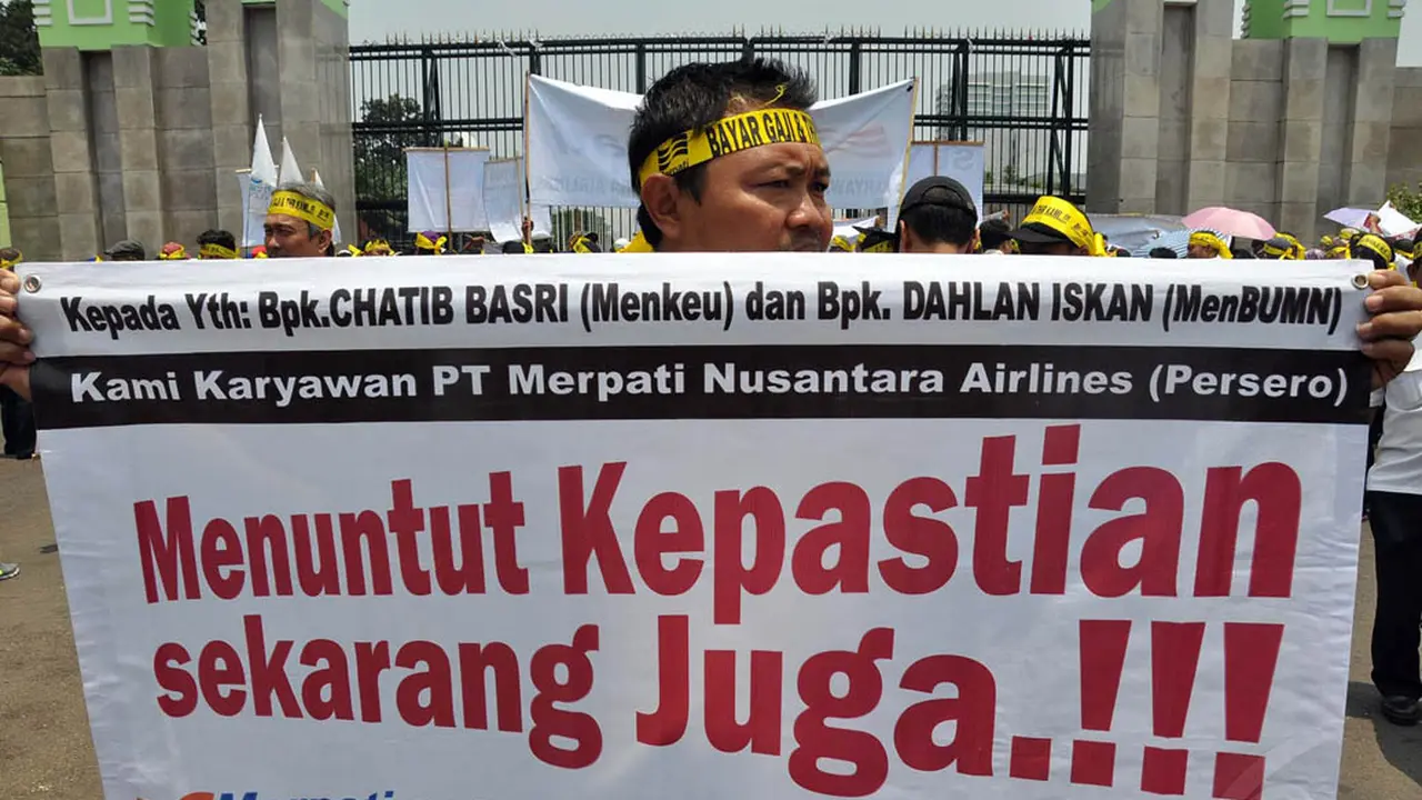 Miris... 9 Bulan Tak Gaji Digaji, Karyawan Merpati Demo