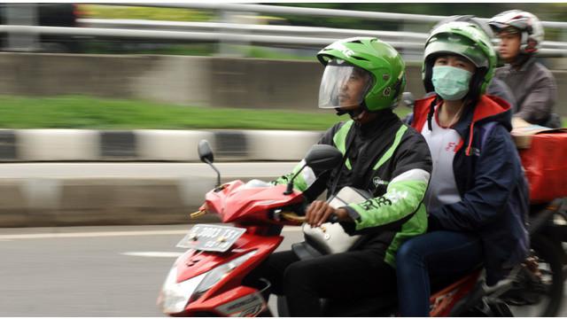 Walau wacana pelarangan ojek online akhirnya dicabut, namun hal tersebut berhasil membuat tokoh-tokoh penting ini menyampaikan dukungan untuk ojek online. 