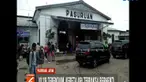 Untuk mengantisipasi makin menumpuknya penumpang, pihak stasiun mengalihkan moda transportasi dengan bus penumpang umum.