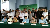 Civitas akademika Universitas Riau dan Polda Riau bersama tokoh masyarakat mendeklarasikan kampus tolak paham terorisme (Liputan6.com/M Syukur)