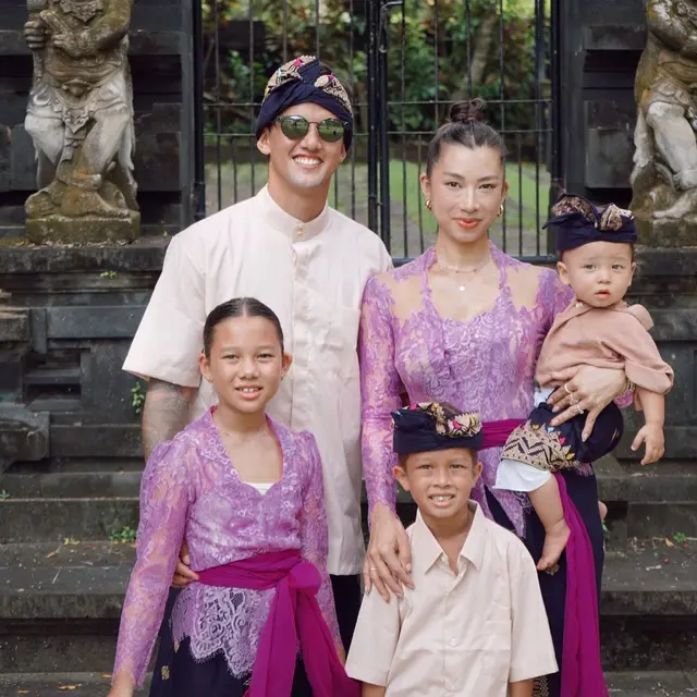 8 Potret Selebriti Rayakan Hari Raya Nyepi, Penuh Khidmat