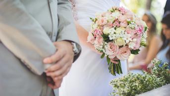 20 Pantun Pernikahan Lucu Islami, Bikin Berkesan dan Bahagia Pengantin Baru
