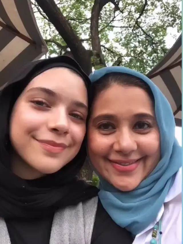 [Fimela] Ayu Azhari dan Isabelle Tramp