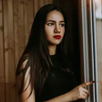 ilustrasi perempuan/Photo by Houcine Ncib on Unsplash