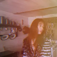 Saat ini Park Shin Hye sedang sibuk mempersiapkan drama terbarunya yang berjudul Memories Of The Alhambra. Walaupun sibuk, ia menyempatkan diri untuk menyapa para penggemarnya dengan siaran live. (Foto: instagram.com/ssinz7)