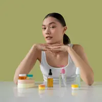 Dengan perawatan yang tepat dan konsisten, kita tetap bisa menjaga kulit agar tampak segar, sehat, dan awet muda lebih lama. (foto/dok: freepik)