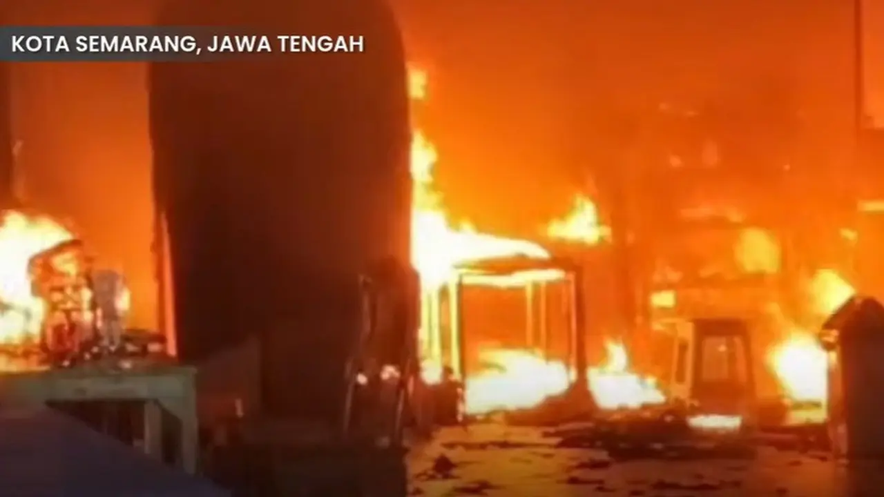 Pasar modern BSB terbakar