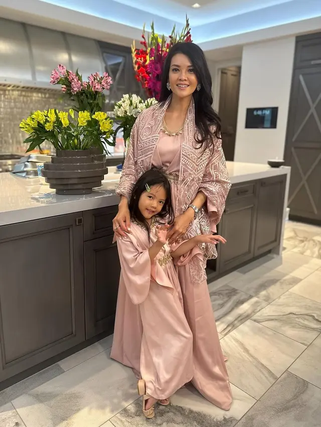 Potret Farah Quinn Adakan Acara Buka Bersama di Rumah, Sambut Tamu dari Rombongan KJRI LA