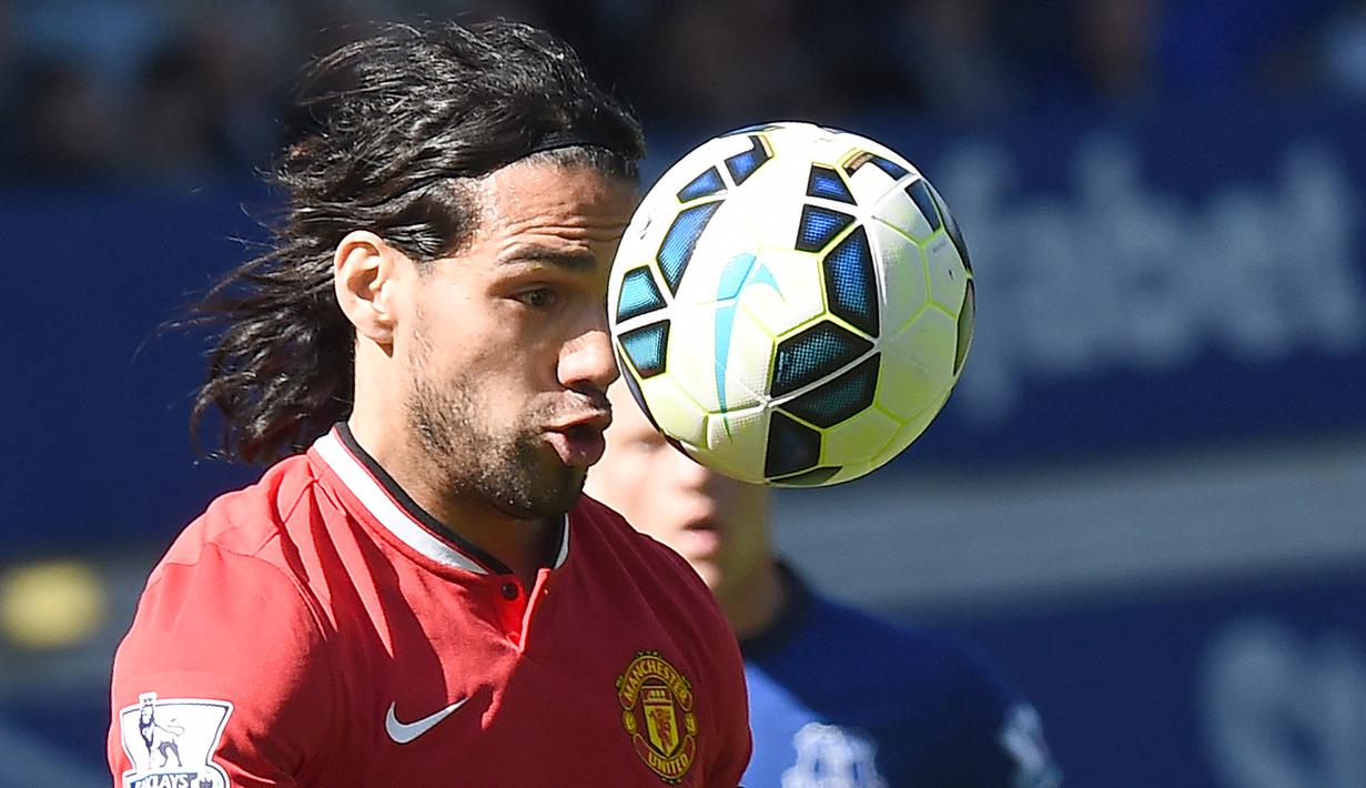 Radamel Falcao. Manchester United mengikatnya sebagai pemain pinjaman dari AS Monaco di deadline day musim panas 2014/2015, 1 September 2014. Selama satu musim ia hanya mampu mencetak 4 gol bagi Setan Merah dari total 29 laga yang dilakoni. (Foto: AFP/Paul Ellis)