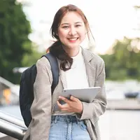 ilustrasi perempuan bahagia/Daenin/Shutterstock