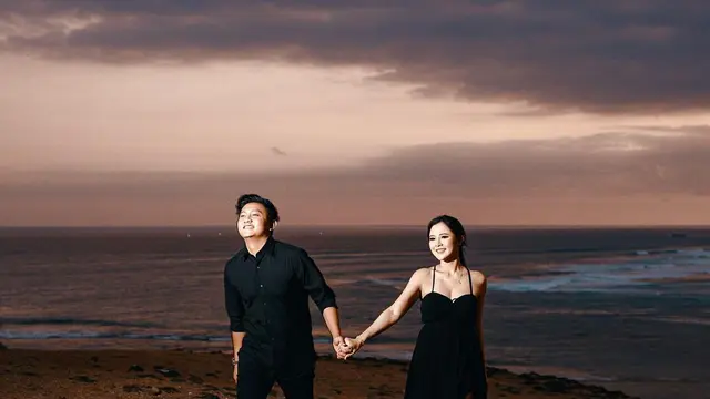 Lagi Bulan Madu, Ini 6 Pemotretan Denny Caknan dan Bella Bonita yang Tampil Mesra