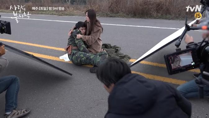 Suasana di Balik Layar Crash Landing on You (YouTube/ tvN DRAMA)