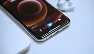 How to change Siri voice on various Apple devices. (Photo: omid armin/Unsplash)