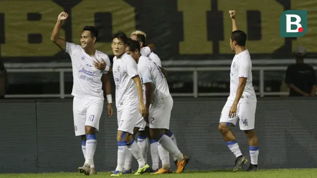 Skuad Arema FC Lakukan Selebrasi