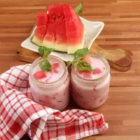 ilustrasi es susu semangka/Maharani afifah/Shutterstock