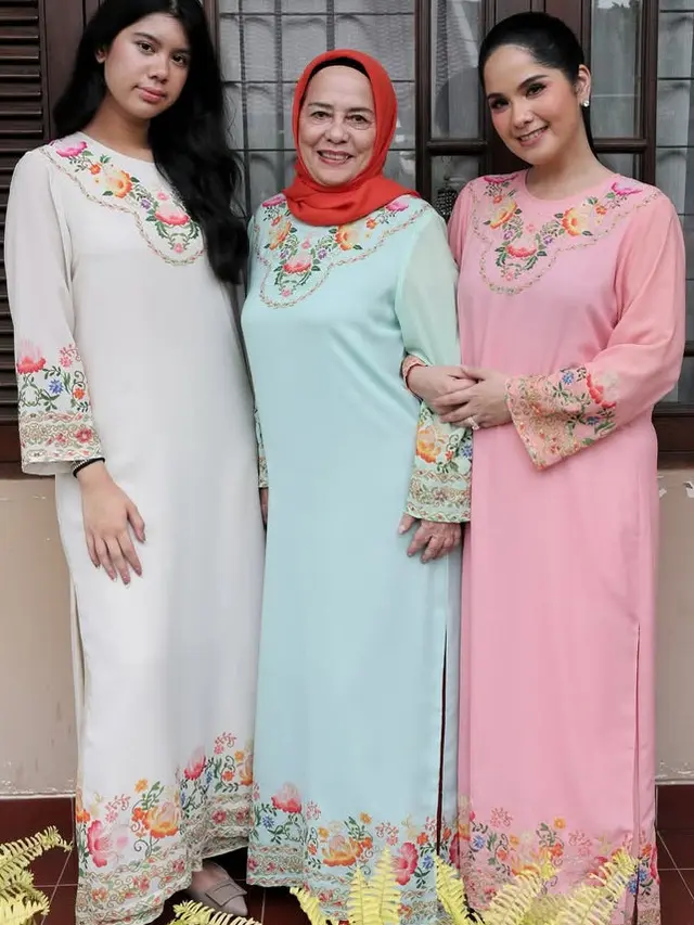 Gaya Menantu SBY dan Jokowi saat Lebaran 2025. [@annisayudhoyono]