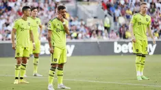 Manchester United (MU) kembali merana. Setan Merah hancur lebur dipermalukan tuan rumah Brentford empat gol tanpa balas pada pekan kedua Liga Inggris 2022/2023 di Gtech Community Stadium. (AFP/Ian Kington)